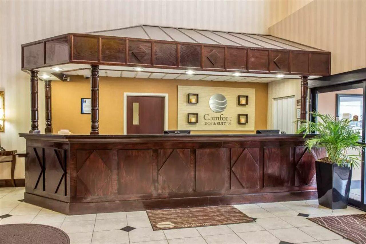 Comfort Inn & Suites Ftjackson Maingate Columbia Bagian luar foto