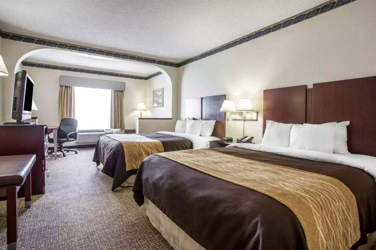 Comfort Inn & Suites Ftjackson Maingate Columbia Bagian luar foto