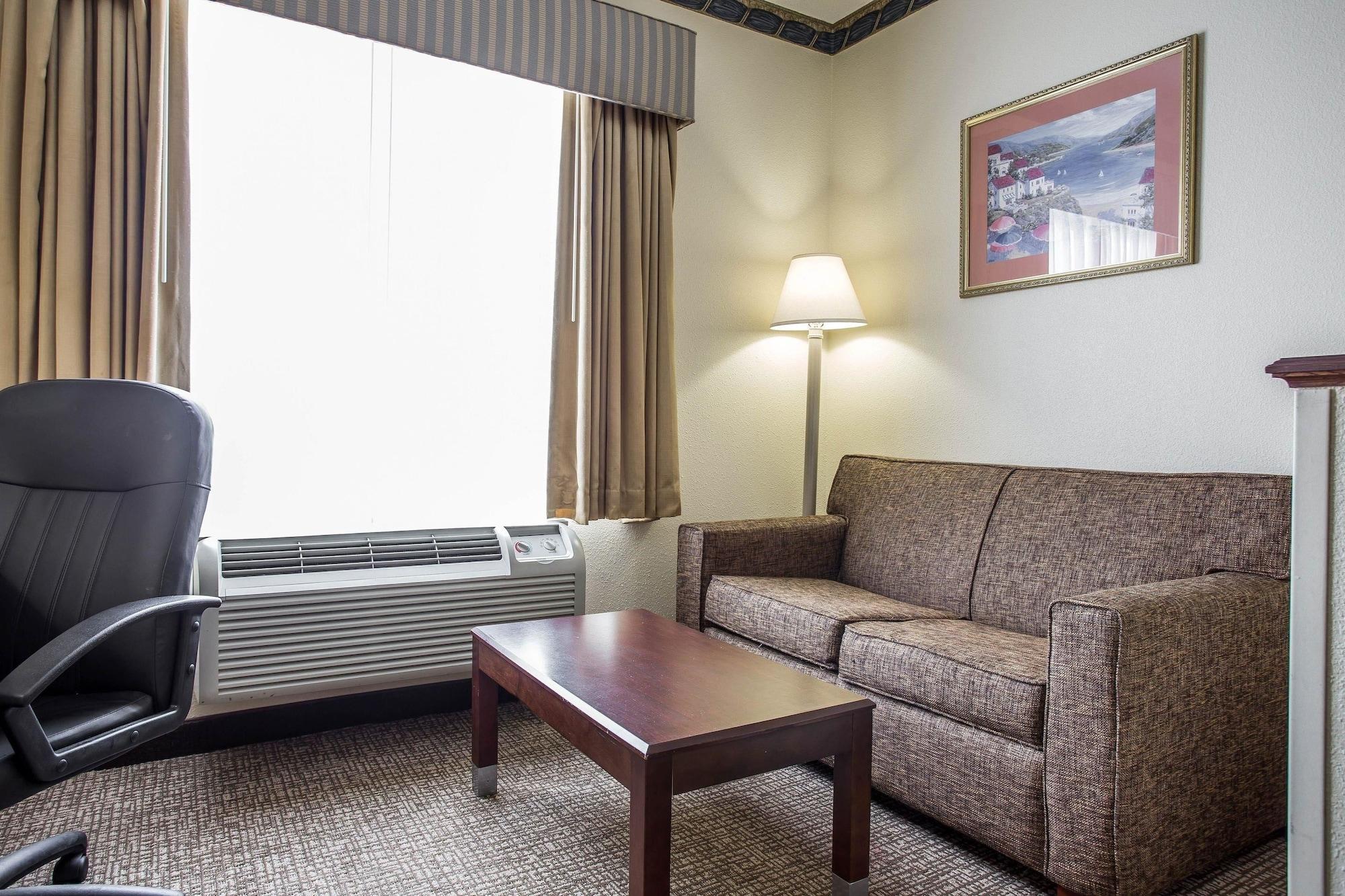 Comfort Inn & Suites Ftjackson Maingate Columbia Bagian luar foto