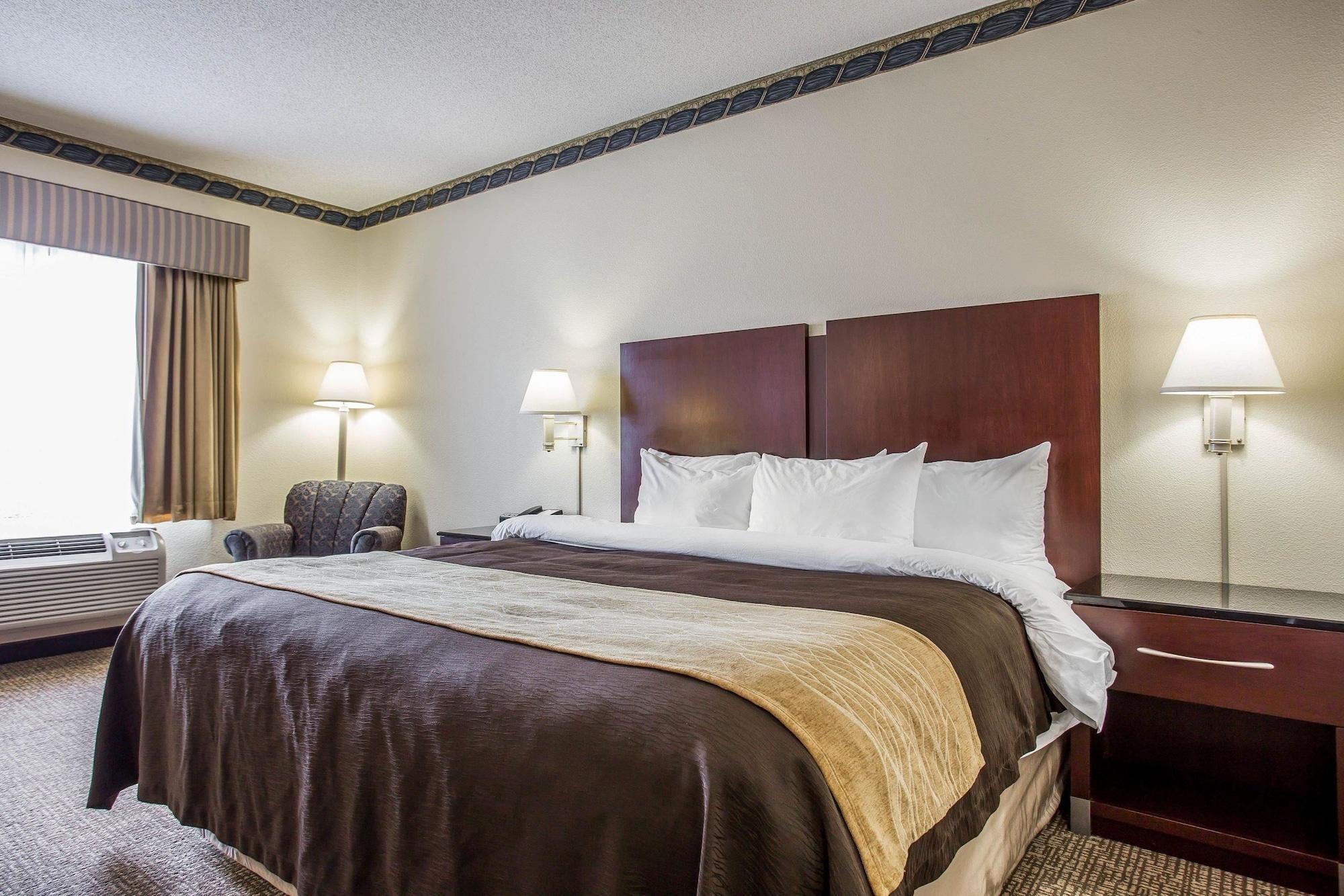 Comfort Inn & Suites Ftjackson Maingate Columbia Bagian luar foto