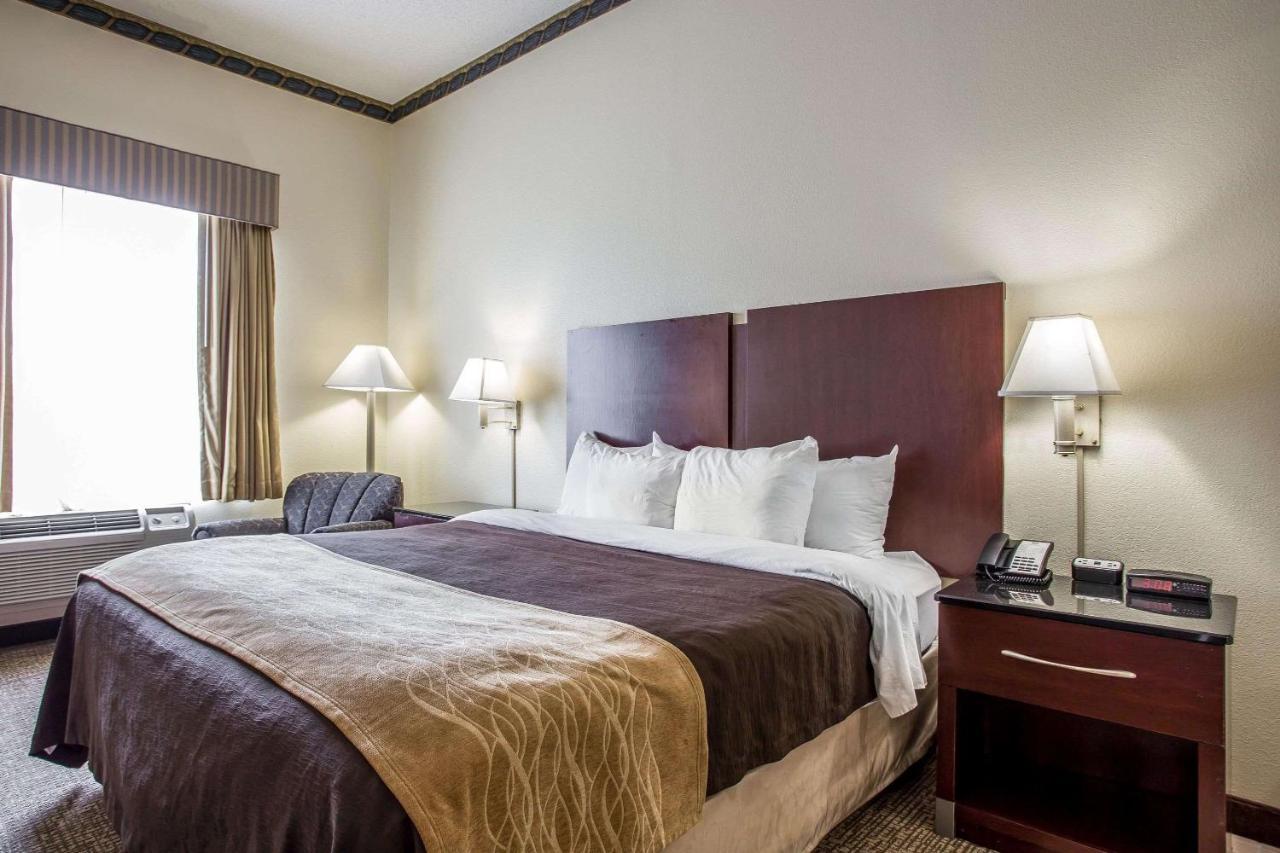Comfort Inn & Suites Ftjackson Maingate Columbia Bagian luar foto