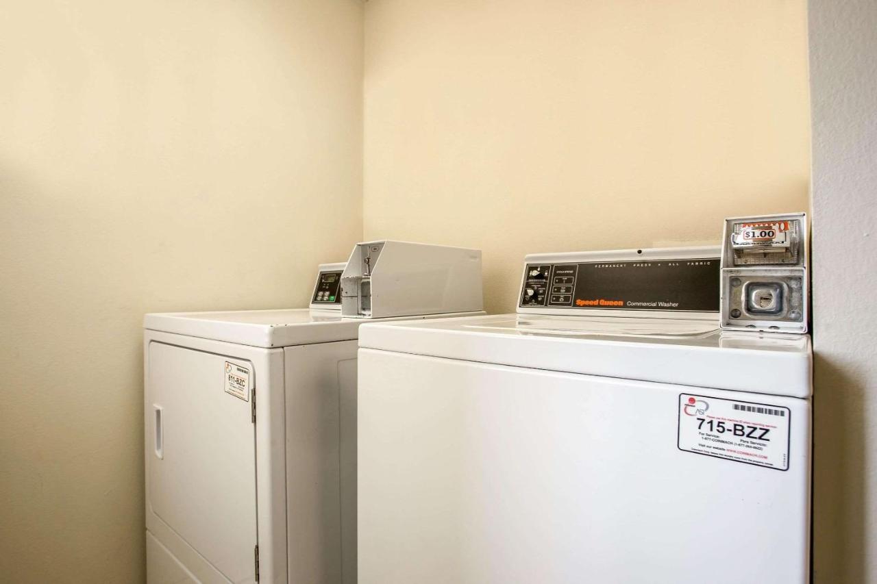 Comfort Inn & Suites Ftjackson Maingate Columbia Bagian luar foto