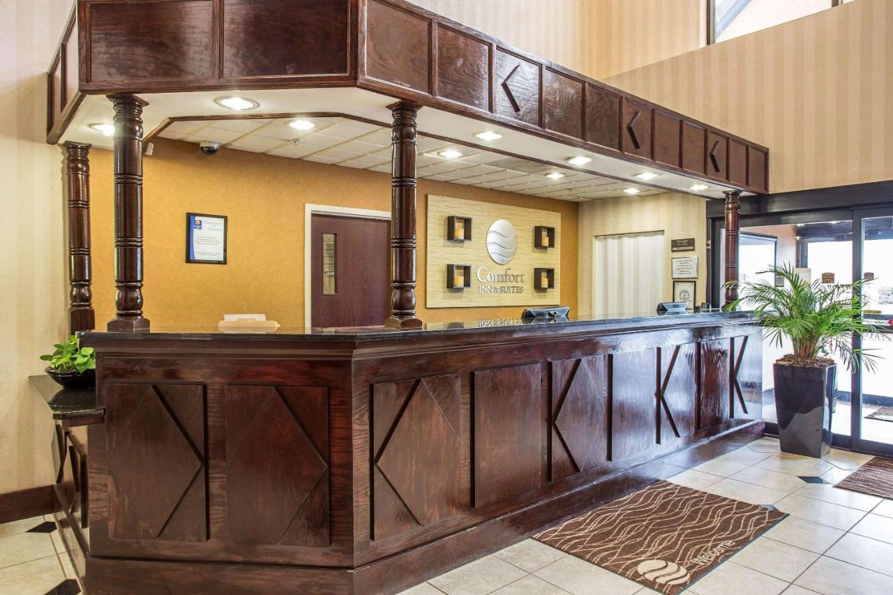 Comfort Inn & Suites Ftjackson Maingate Columbia Bagian luar foto