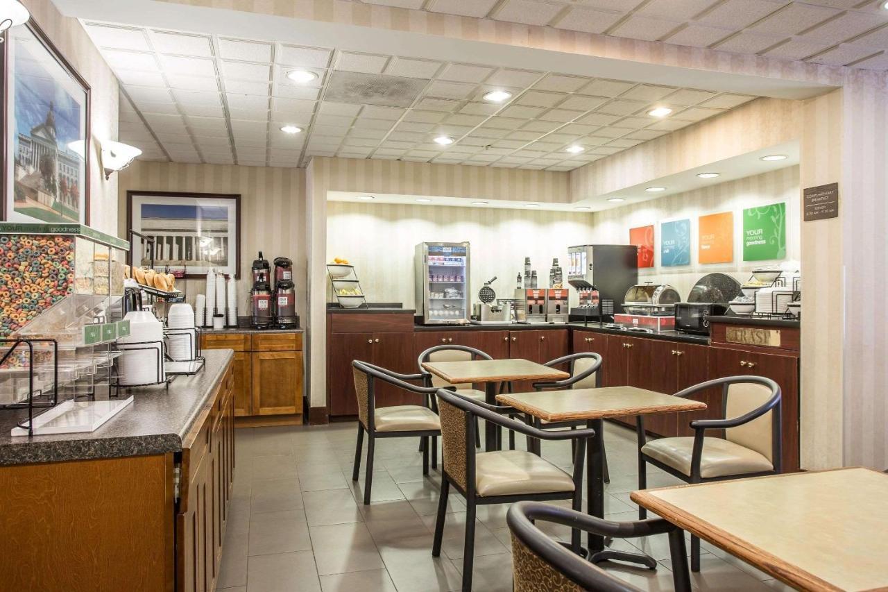 Comfort Inn & Suites Ftjackson Maingate Columbia Bagian luar foto