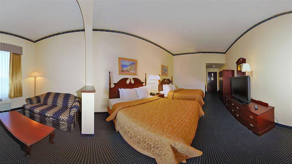 Comfort Inn & Suites Ftjackson Maingate Columbia Bagian luar foto