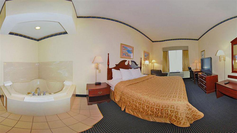 Comfort Inn & Suites Ftjackson Maingate Columbia Bagian luar foto
